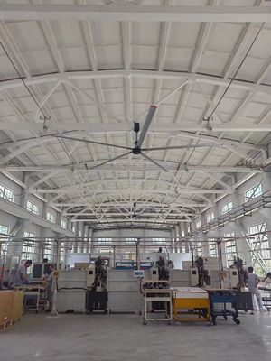 55 RPM Ventilatore di soffitto industriale di grandi dimensioni con lame in lega di alluminio di grado aerospaziale