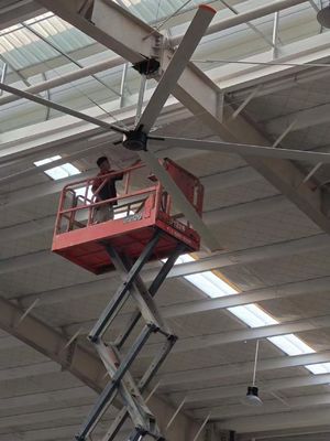 ราคาดี กว้าง 5m 16 ฟุต HVLS แฟน แฟน HVLS ใหญ่ สําหรับสถานที่บันเทิง ออนไลน์