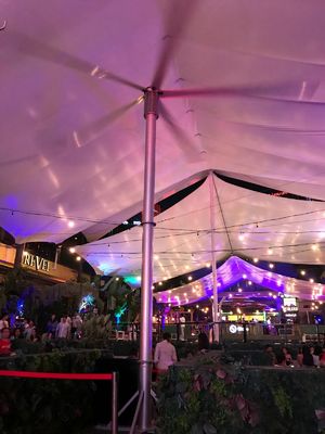 Guter Preis Wasserdichte Patio-Stiel montierte Industrieventilatoren mit Magnesium-Aluminium-Klingen Online